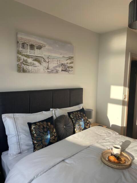 Spectacular 2 Bedroom Balcony Sea View Flat Scarborough Esterno foto