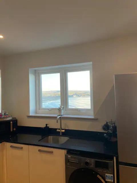 Spectacular 2 Bedroom Balcony Sea View Flat Scarborough Esterno foto