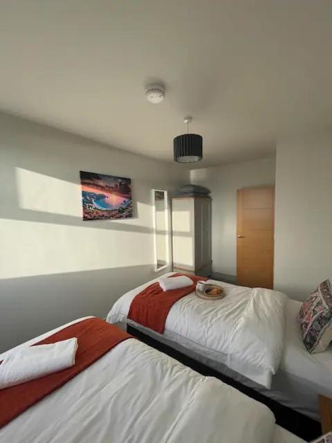 Spectacular 2 Bedroom Balcony Sea View Flat Scarborough Esterno foto