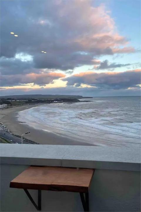 Spectacular 2 Bedroom Balcony Sea View Flat Scarborough Esterno foto
