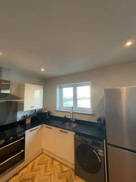 Spectacular 2 Bedroom Balcony Sea View Flat Scarborough Esterno foto