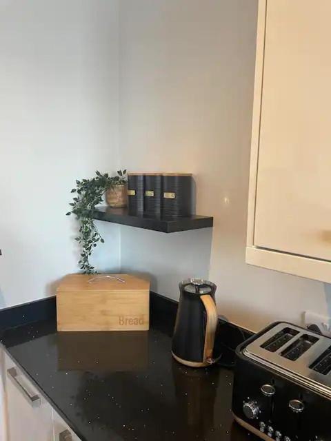Spectacular 2 Bedroom Balcony Sea View Flat Scarborough Esterno foto