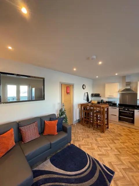Spectacular 2 Bedroom Balcony Sea View Flat Scarborough Esterno foto