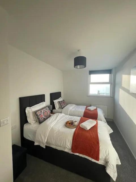 Spectacular 2 Bedroom Balcony Sea View Flat Scarborough Esterno foto