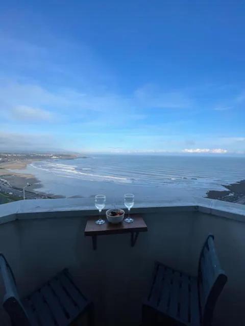 Spectacular 2 Bedroom Balcony Sea View Flat Scarborough Esterno foto
